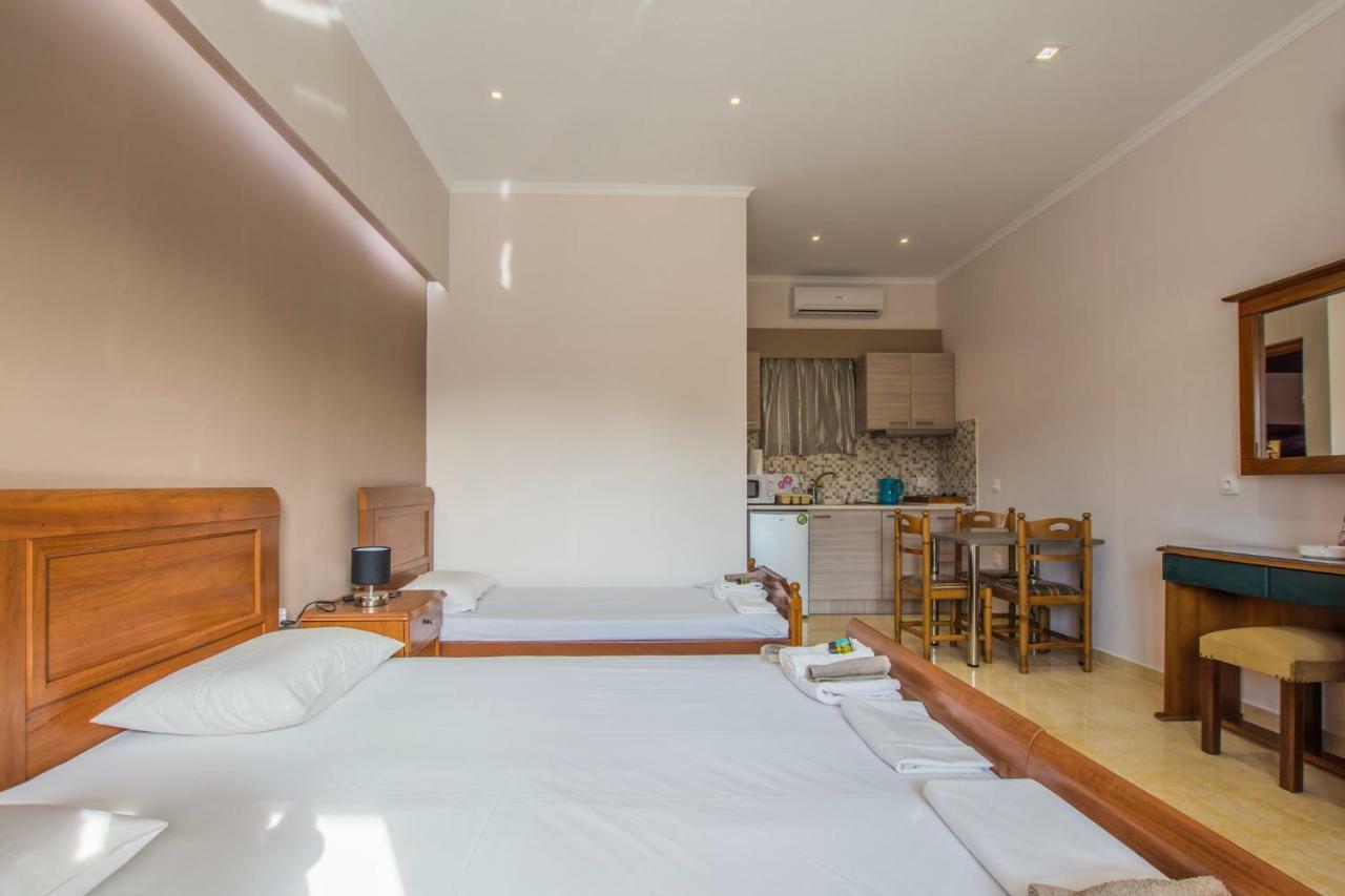 Dennis Tsilivi Houses & Studios By "Elite" 外观 照片